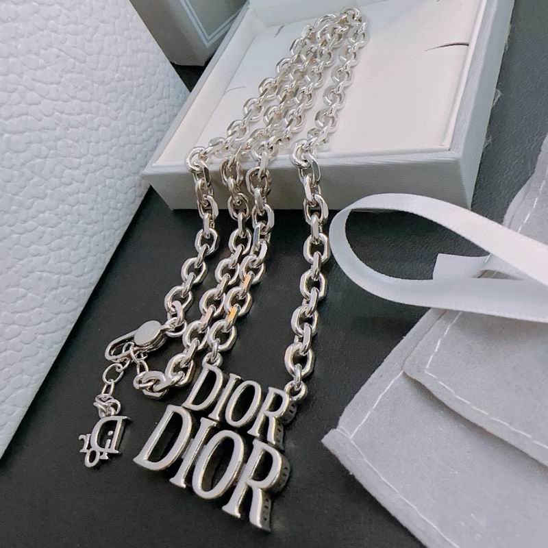 Dior Necklace 08yxs10